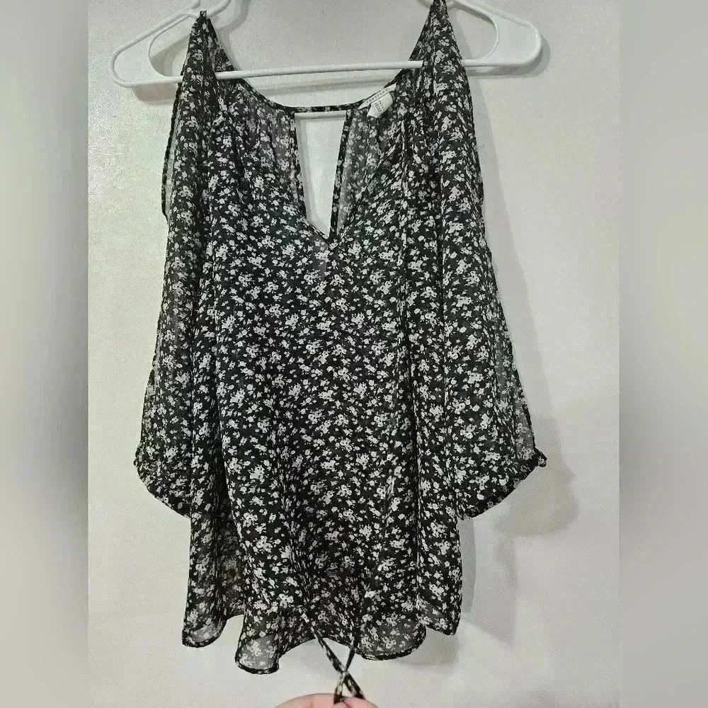 Forever 21 sheer floral blouse!